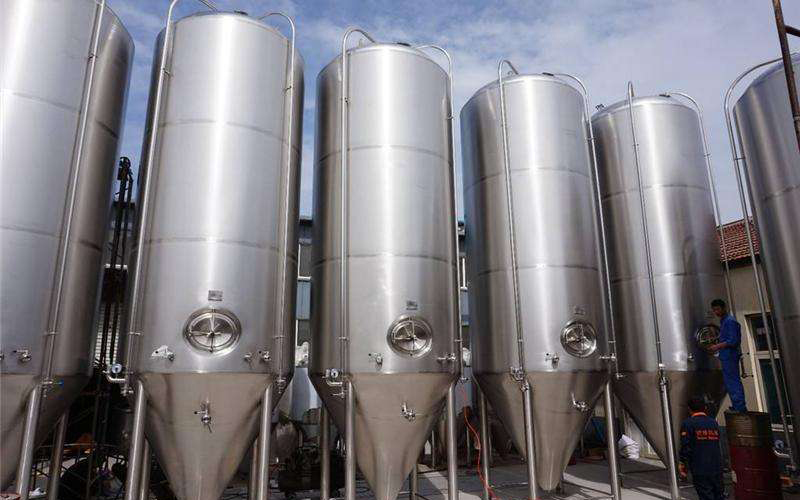 某廠(chǎng)訂購(gòu)產(chǎn)品若干噸